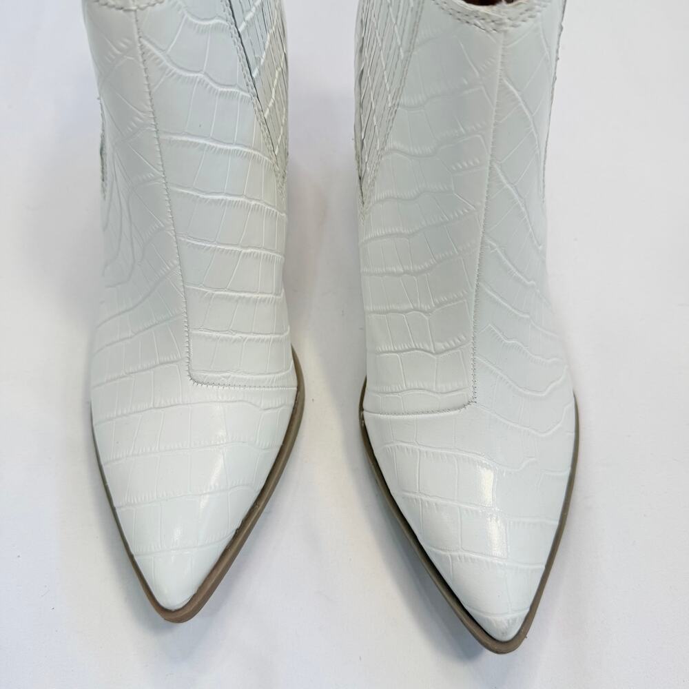Marc Fisher White Western Ankle Boots Croc Embossed 9 Coastal Cowgirl Festival - Picture 3 of 10